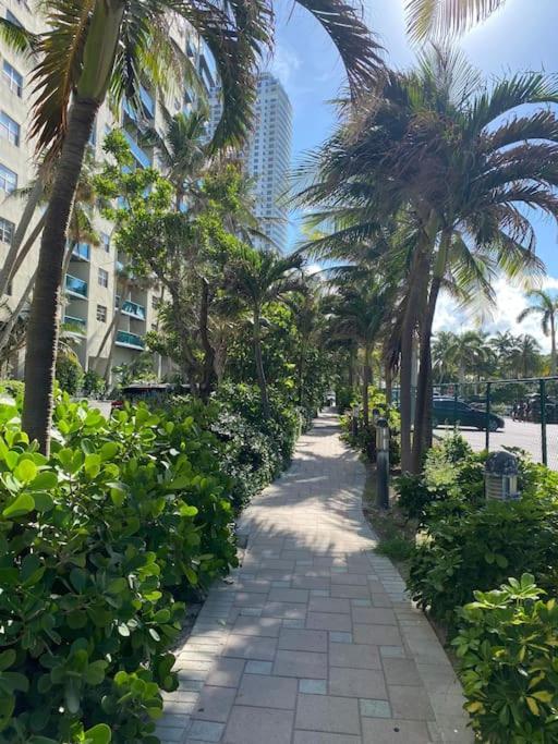 Miami Beach 1B/1B Incredible View Apartment With Kitchen Hallandale Beach Bagian luar foto