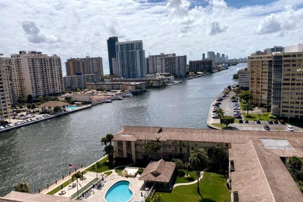 Miami Beach 1B/1B Incredible View Apartment With Kitchen Hallandale Beach Bagian luar foto