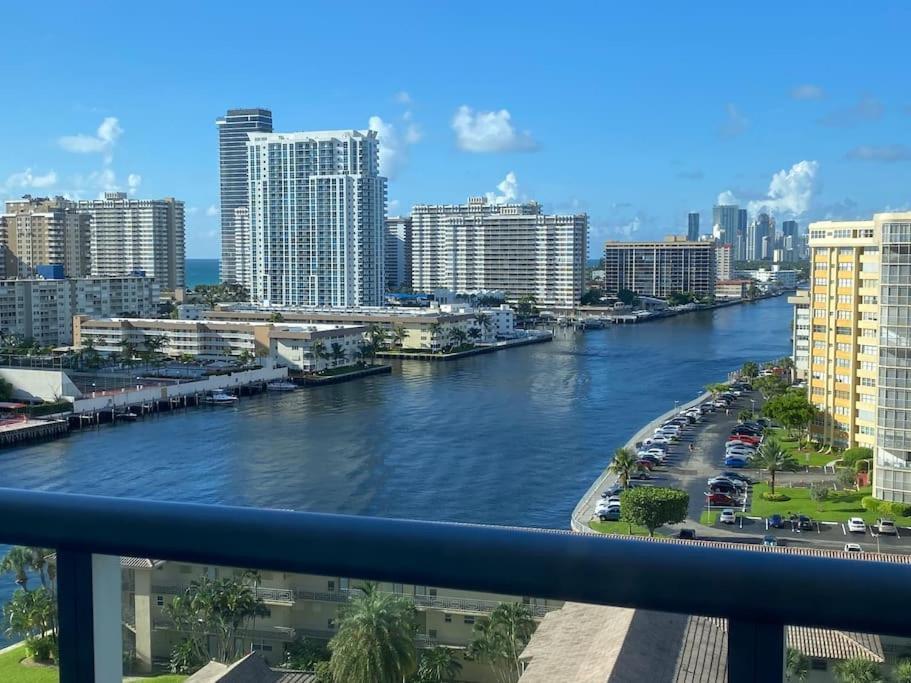 Miami Beach 1B/1B Incredible View Apartment With Kitchen Hallandale Beach Bagian luar foto